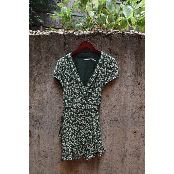 Kimchi Blue Green Floral Wrap Mini Dress – Size L - Picture 1 of 4